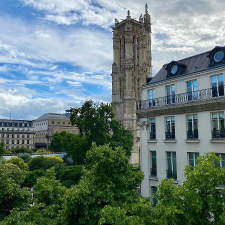 Stunning Apartment With View At The Very Heart Of Parijs Buitenkant foto
