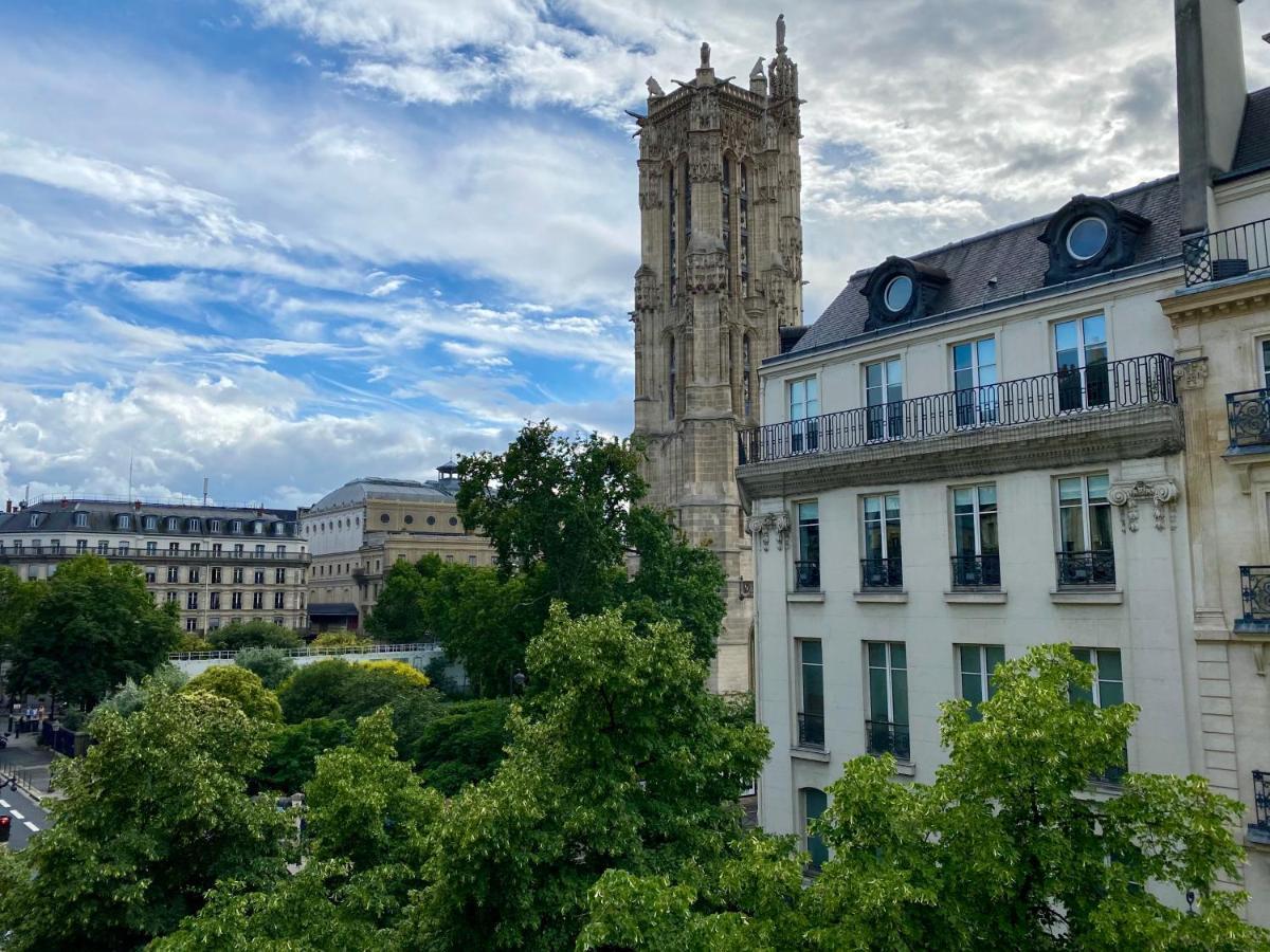 Stunning Apartment With View At The Very Heart Of Parijs Buitenkant foto